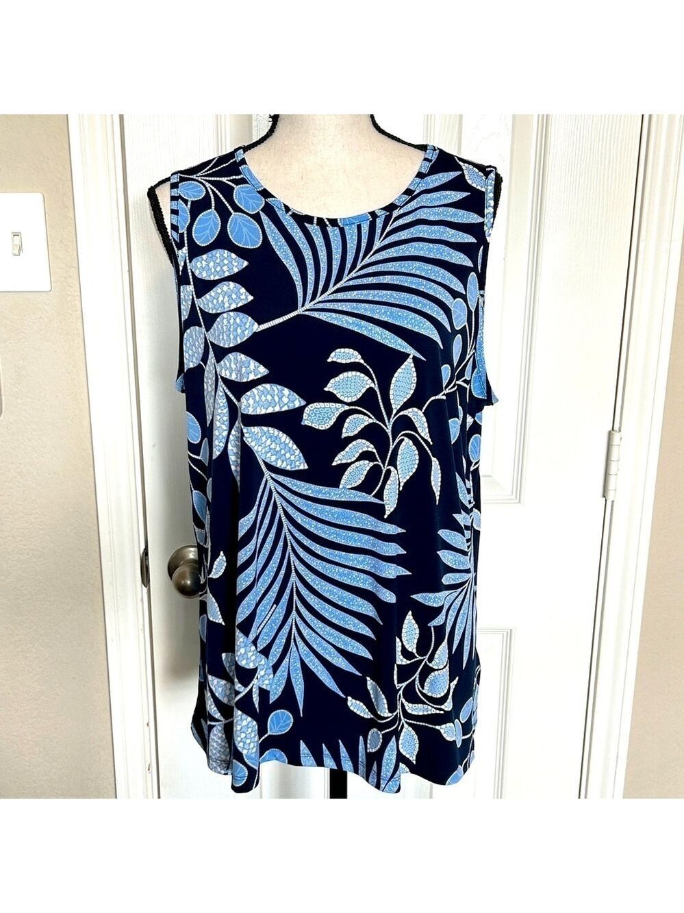Ruby Rd. Tank Top Size L Navy Blue Leaf Design Polyester Spandex